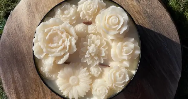Picture of a pink-flower-shaped candle